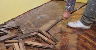 Демонтаж пола в квартире в Канаше - Стоимость от 526 рублей | Сварной-Кна